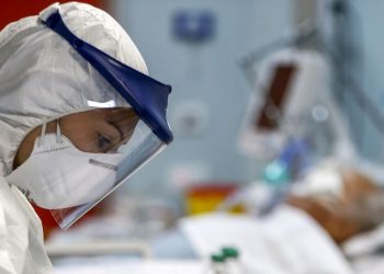 Sağlıkçılar gelir artışı için beyaz nöbete başlıyor