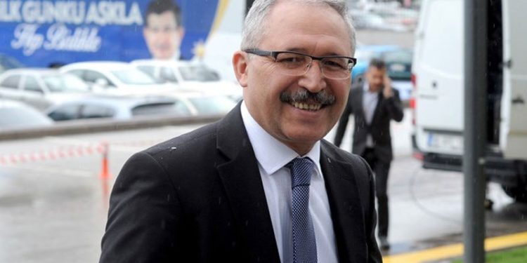 Selvi: En beğenilen siyasetçi yüzde 30 ile Erdoğan