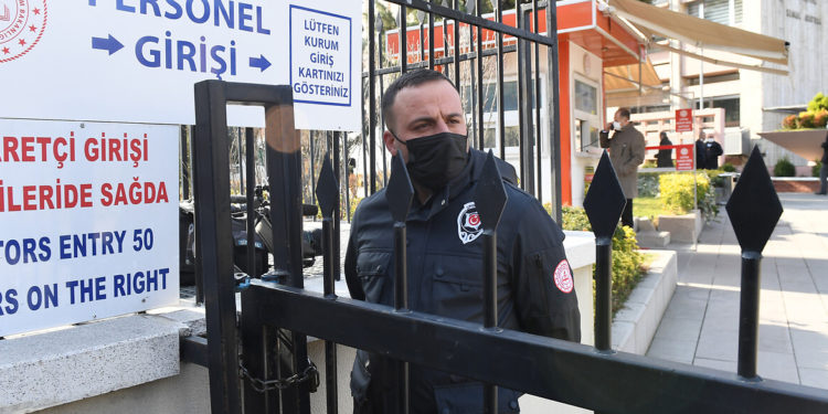 Selvi: ‘Kapıya kilit vurulmasını Kılıçdaroğlu’nun koruması istedi’