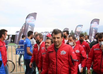 Selçuk Bayraktar’dan MIT profesörüne: Sözüm ona bir akademisyen