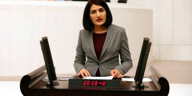 Semra Güzel'in fotoğrafları HDP'nin kapatma davasına 'ek delil' olarak gönderildi