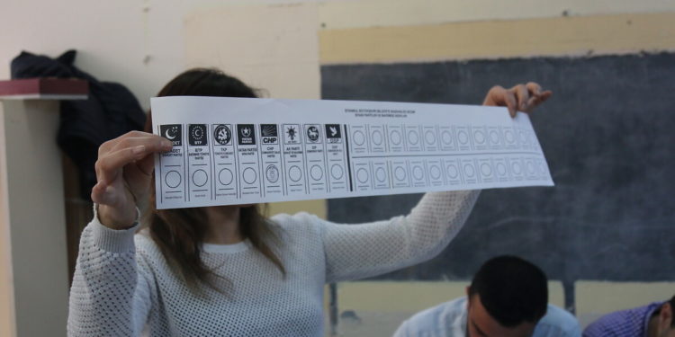 Seçimlere 24 siyasi parti katılabilecek