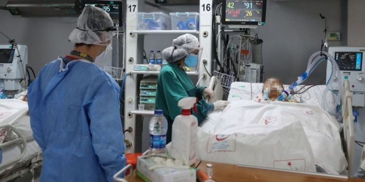 Son 24 saatte 64 bin 935 yeni vaka, 162 ölüm