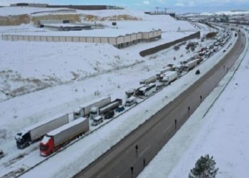 TAG Otoyolu yeniden ulaşıma kapatıldı