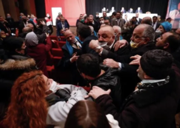 Taksiciler Odası Genel Kurulu’nda kavga çıktı