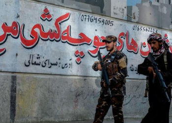 Taliban 3 bin litre alkollü içeceği kanala döktü