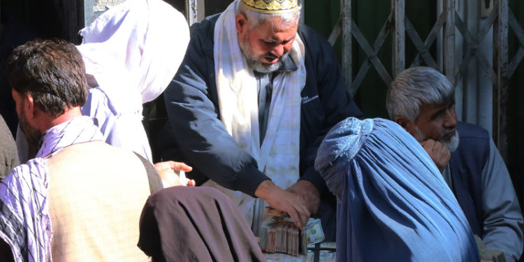 Taliban'ın kontrolündeki Afganistan'da derin yoksulluk: İnsanlar geçinebilmek için organlarını satıyor