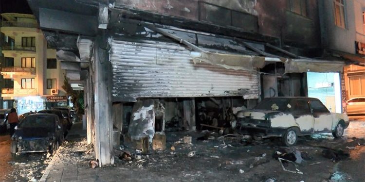 Tamirhanede LPG'li araç patladı