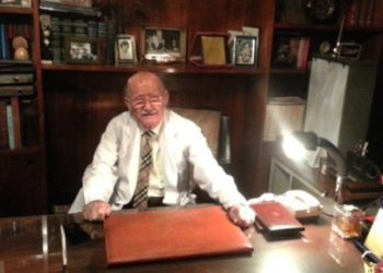 Tanımadığı kişilere 10.6 milyon dolar borçlu çıkan doktoru Adli Tıp raporu kurtardı