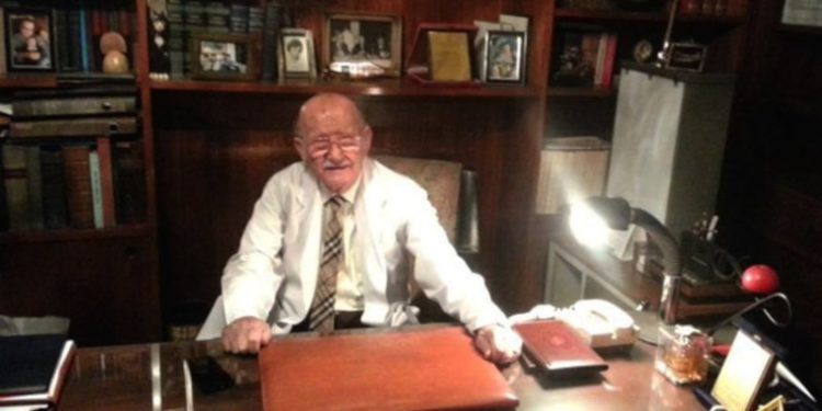 Tanımadığı kişilere 10.6 milyon dolar borçlu çıkan doktoru Adli Tıp raporu kurtardı