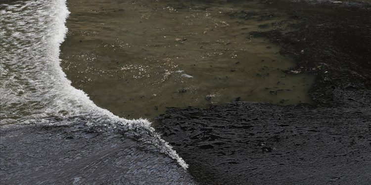 Tayland'daki petrol sızıntısı nedeniyle ülkenin doğusunda OHAL ilan edildi