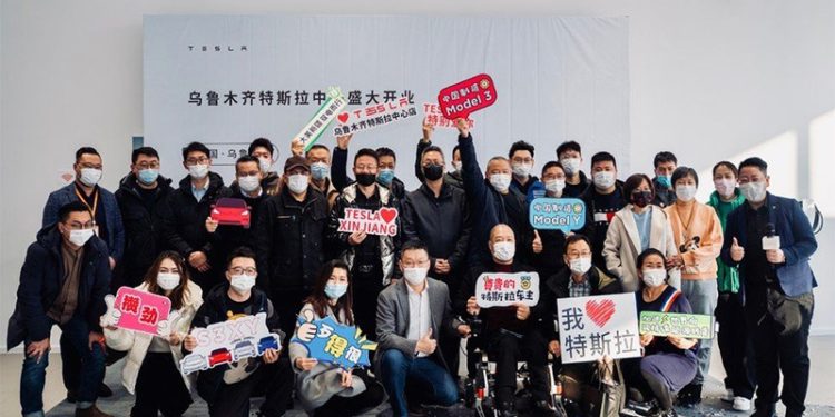 Tesla'nın Urumçi hamlesine tepki: Çin'in soykırımı örtbas etmesine yardım ediyor
