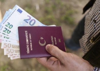 The Guardian: IŞİD üyelerinin Avrupa’ya gitmesini sağlayan sahte pasaportlar Türkiye’de hazırlandı