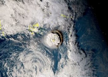 Tonga'da patlayan yanardağ Japonya'da tsunamiye neden oldu