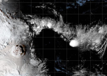 Tonga’daki yanardağ patlamasının ardından ABD için tsunami uyarısı