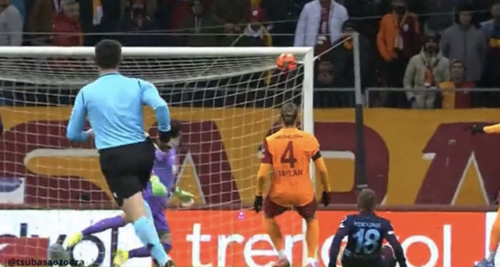 Trabzonspor şampiyonluğa, Galatasaray korku hattına