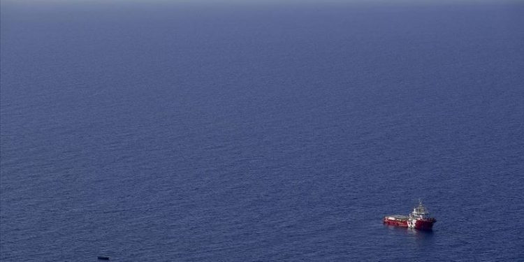Tunus açıklarında göçmen teknesi battı: 6 ölü