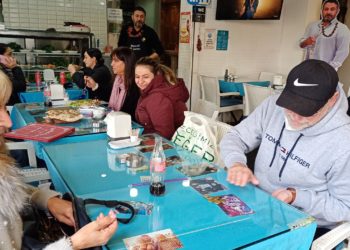 Turizm çalışanları metal euroları değerinde satmak için turistlere ‘tümlettiriyor’