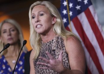 Twitter, aşırı sağcı Kongre üyesi Marjorie Taylor Greene'in hesabını kapattı