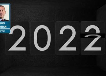 Türkiye karanlık ve zorlu bir yıla girdi: Tercihler yılı