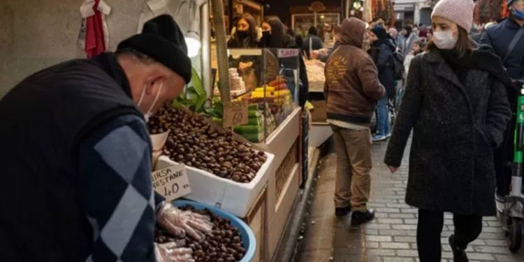 Türkiye'de vaka sayısı 95 bine yaklaşarak yeni bir zirveyi gördü