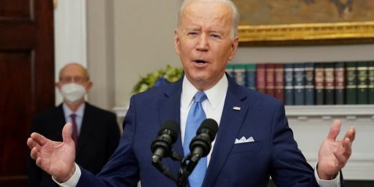 Ukrayna krizi: Biden, Zelenskiy'e, Rusya'nın Ukrayna'yı Şubat'ta işgal edebileceğini söyledi