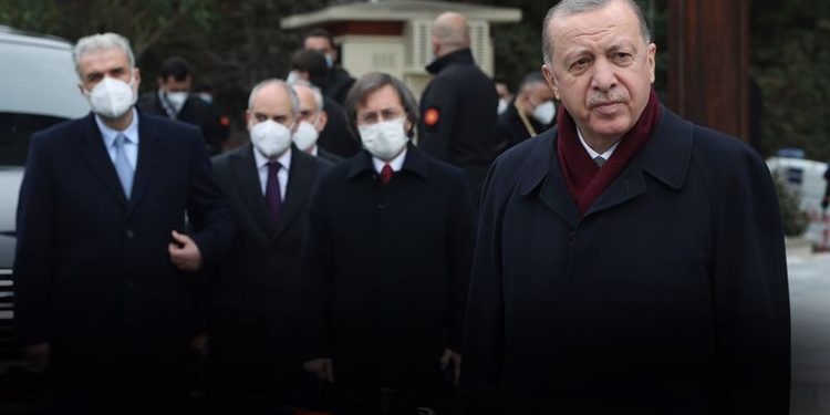 Uluslararası araştırma: Türkiye hükümeti pandemiyi iyi yönetemedi, fazla ölümler yaşandı