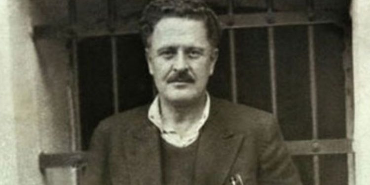 Usta şair Nazım Hikmet, 120 yaşında anılıyor