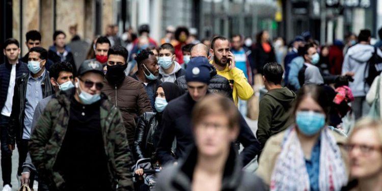 Uzmanlar uyardı: Bez maske Omicron'dan korumuyor