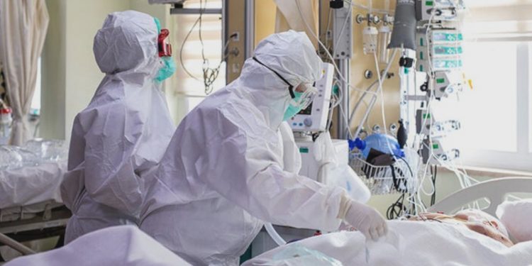 Vaka sayılarında yeni rekor: Son 24 saatte 82 bin 180 kişi pozitif çıktı