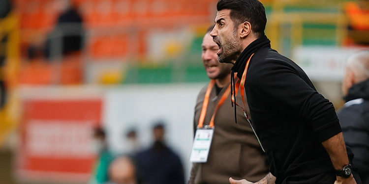 Volkan Demirel'den Zorbay Küçük'e: Penaltıysa hakemliği bıraksın, değilse ben hocalığı bırakacağım