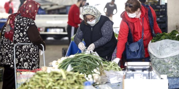 Yandaş sendikaya göre yoksulluk sınırı 10 bin 119 TL