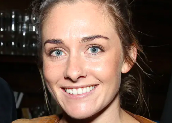 Yeni Zelandalı hamile gazeteci, sıkı Covid kuralları nedeniyle ülkesine dönemedi; Taliban'a sığındı