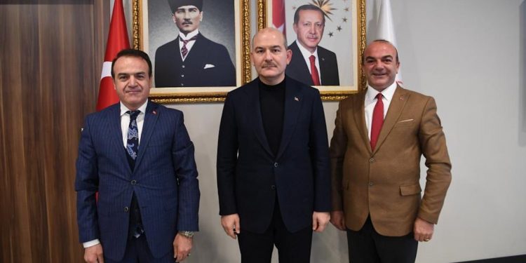 Yolsuzluktan ceza alan AKP’li belediye başkanlarından Soylu’ya ziyaret