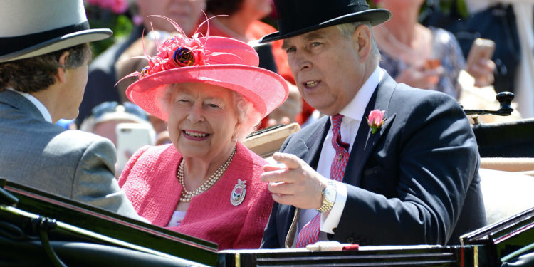 York Dükü Prens Andrew kraliyet unvanlarını kaybetti