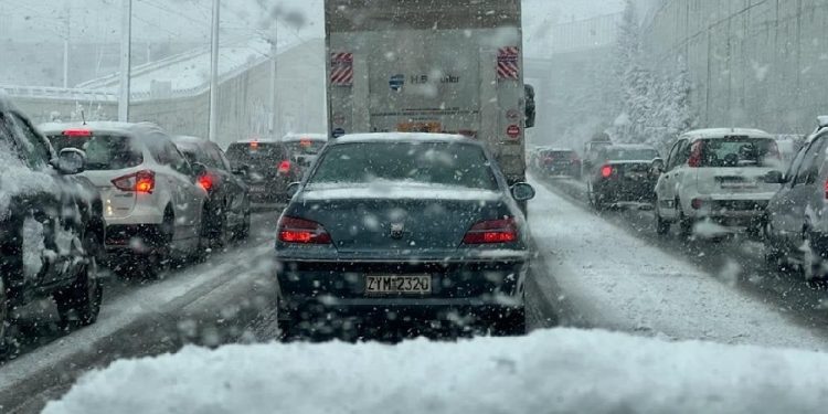 Yunanistan’da otobanda mahsur kalan sürücülere 2 bin euro tazminat ödenecek