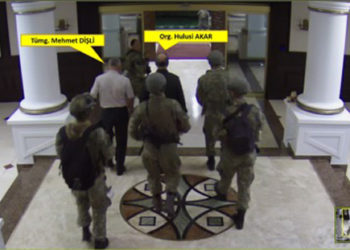 Akar’ın en yakınındaki astsubay anlattı: Zorla götürülmedi, ‘Şapkamı ve gözlüğümü unutma, hadi’ emrini verdi!