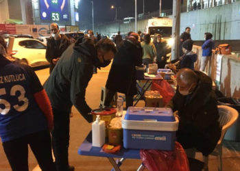 Çaykur Rizespor Beşiktaş maçına özel stat kapısında aşı standı kuruldu