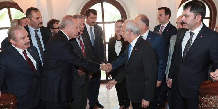 Çağaptay: Erdoğan ve ailesi için af çıkarılsın, ordu garantörlük yapsın