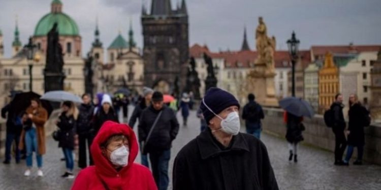 Çekya'da zorunlu aşılama kararnamesi iptal edildi