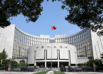 Çin Merkez Bankası yaklaşık 2 yıldır ilk kez kredi faizlerini düşürdü