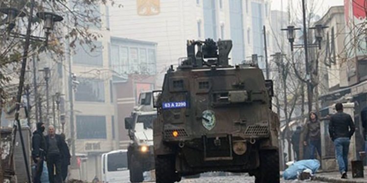 'Ölen çocuğun suçu yok, her yerde zırhlı araç hiç durmadan geçiyor'