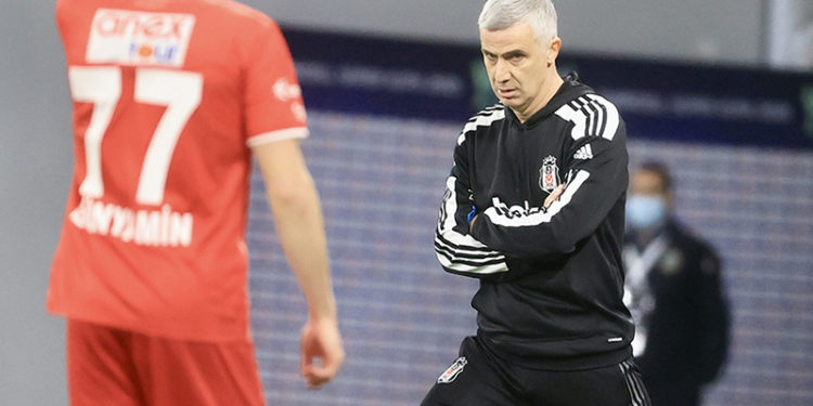 Önder Karaveli: Bizi burada oynatan, geçen sezonki şampiyonluklar