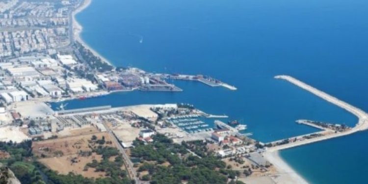 Özkoç limanlarla ilgili teklife dikkat çekti: 'İktidar gitmeden devleti yağmalıyor'