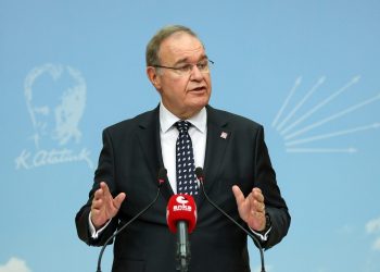 Öztrak: Aramızdan evladına, ‘Evlerdeki paraları sıfırla’ talimatı veren çıkmadı