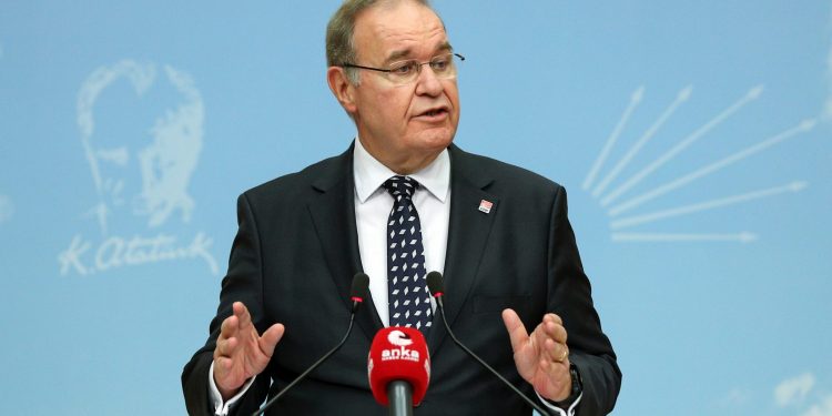 Öztrak: Aramızdan evladına, ‘Evlerdeki paraları sıfırla’ talimatı veren çıkmadı