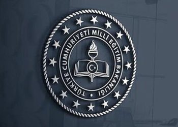 Öğrencilere şiddet uygulayan müdüre ‘üstün başarı’ ödülü