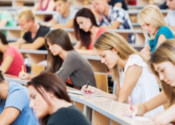 Üniversite öğrencilerinin gündemi ekonomi: 'Arkadaş sohbetlerinde kriz dışında bir şey konuşamaz olduk'