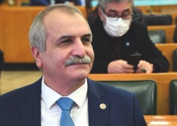 İYİ Partili Çelik'ten CHP'li belediye başkanlarına eleştiri