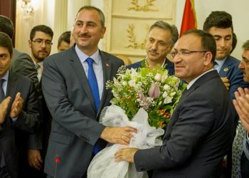 İddia: Abdulhamit Gül’ün ilk istifası Beştepe’deki ‘Kavala’ görüşmesinde gerçekleşmiş